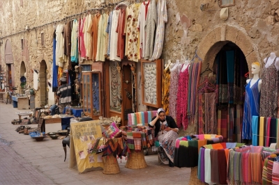 Marktfrauen in Essaouira (Alexander Mirschel)  Copyright 
Informazioni sulla licenza disponibili sotto 'Prova delle fonti di immagine'